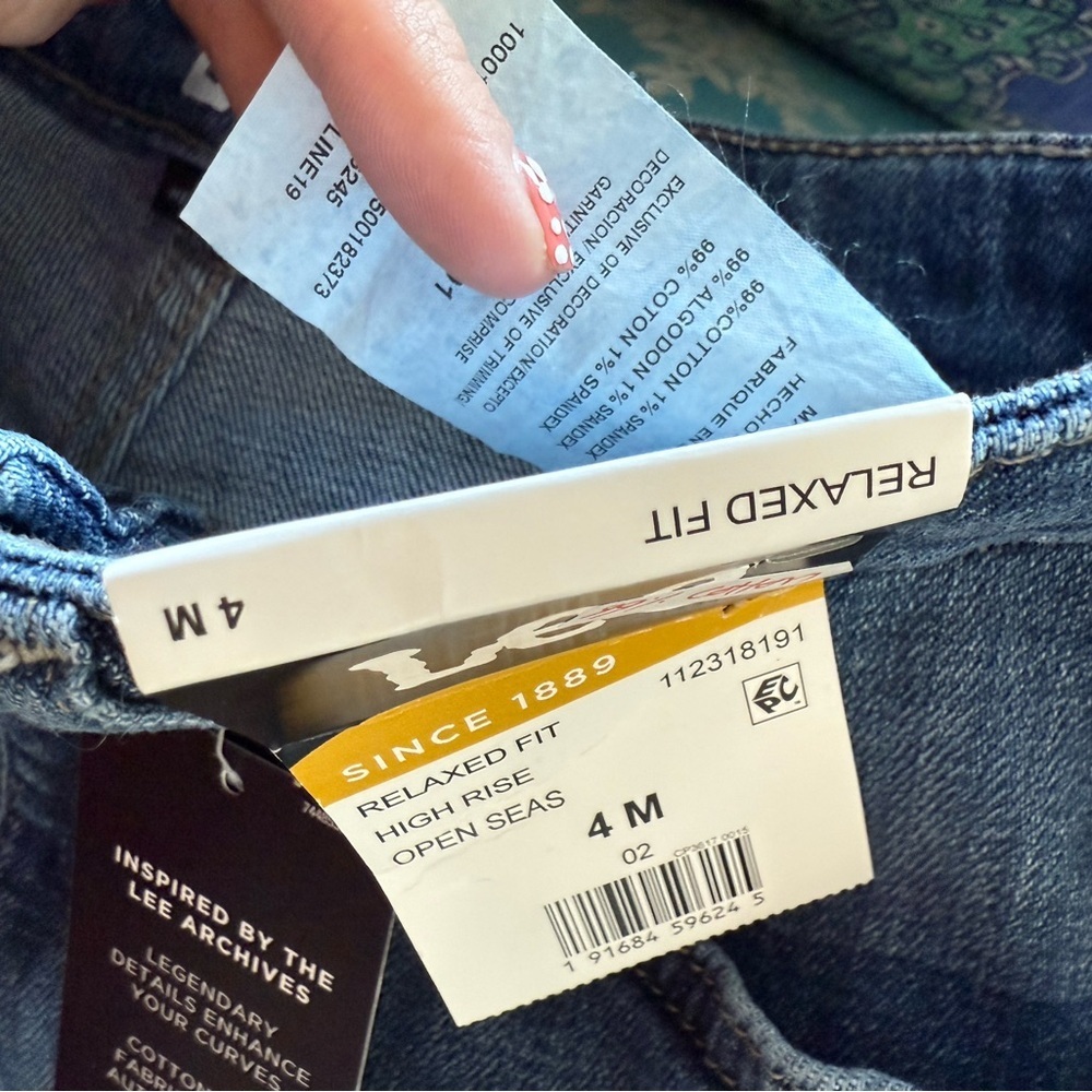 NWT Lee Women's High Rise Blue Denim Shorts - Picture 8 of 9